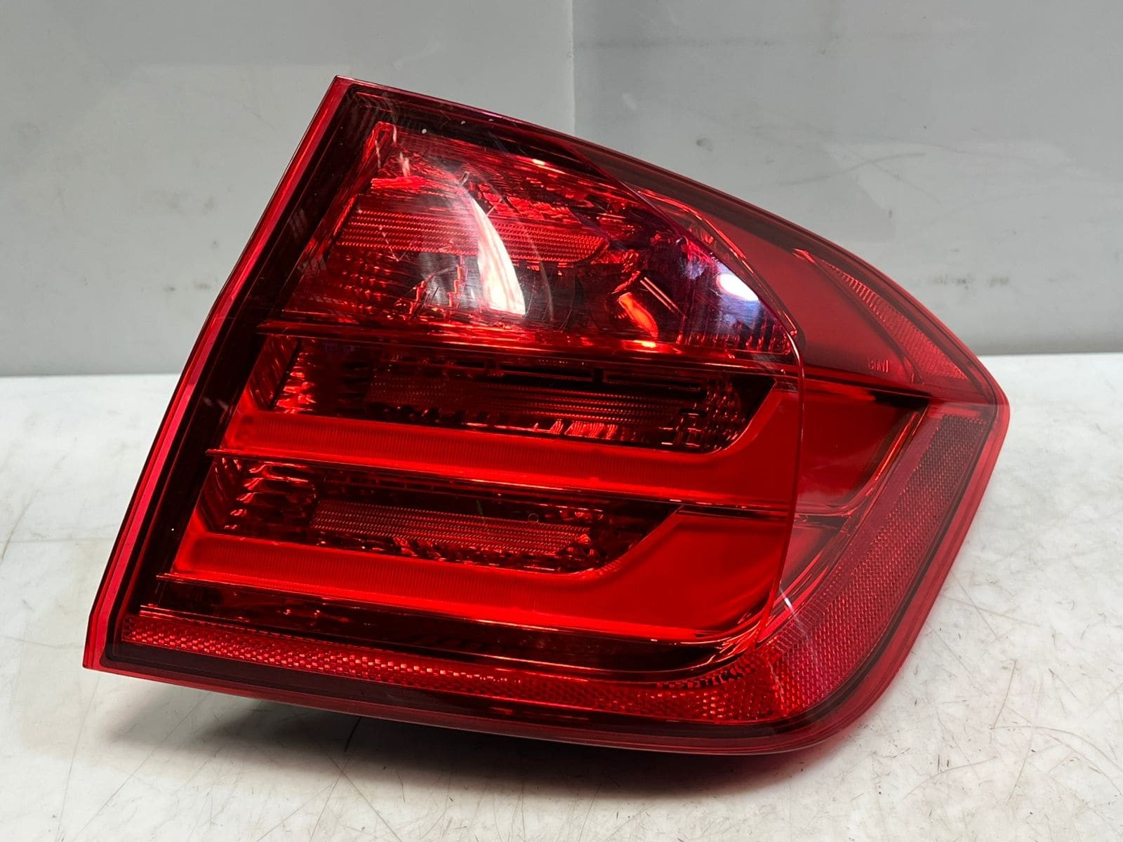 2012-2016 BMW 328i 3 Series F30 F35 F80 Right Outer Rear Tail Light 7372786 OEM