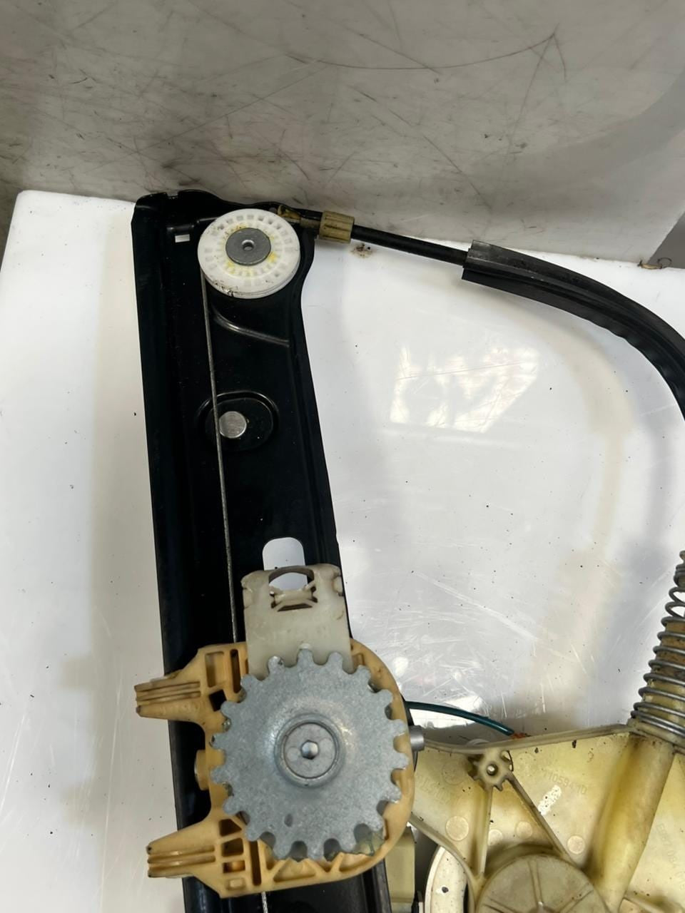 BMW 6' F07 GT F06 Window Regulator With Motor Front Right 7275398 OEM