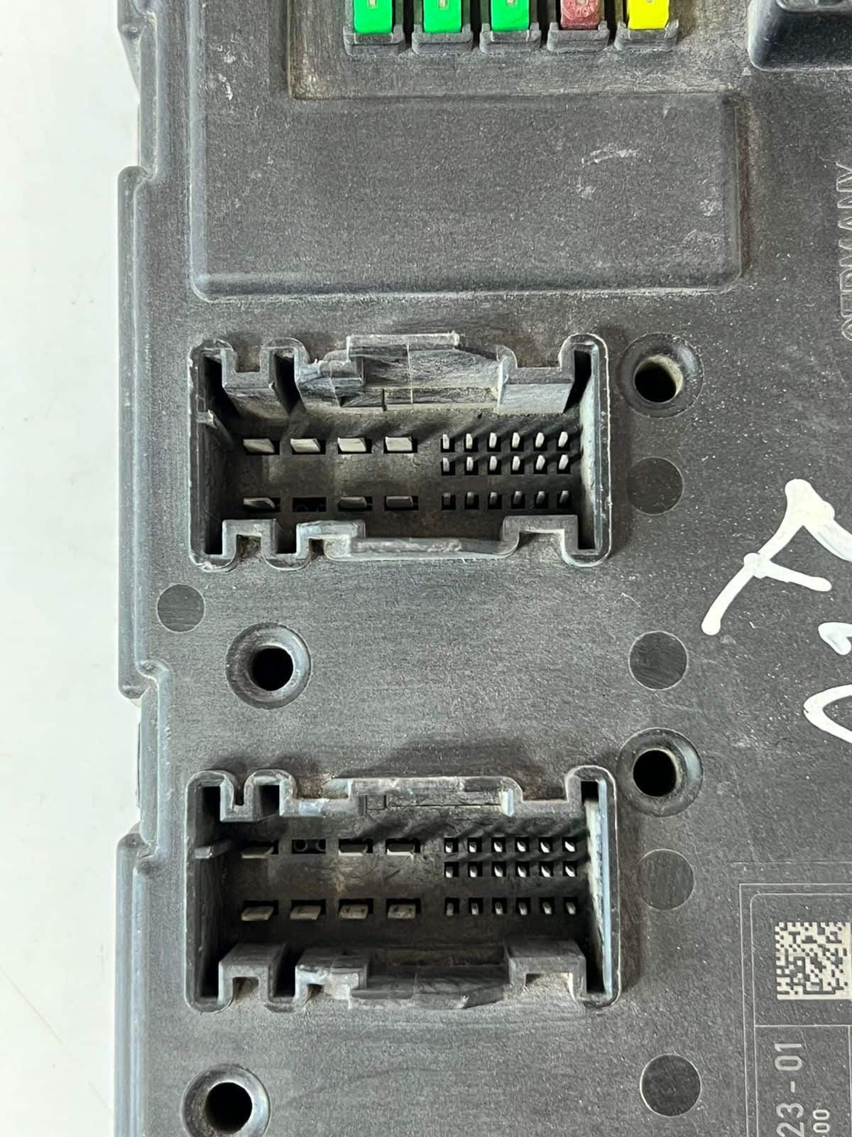 BMW F20 F21 F30 F31 REM Rear Electronic Module Fuse Box Control Unit V3 9274023
