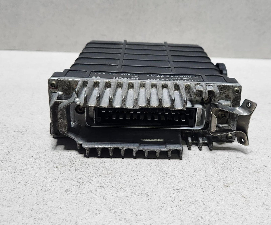 1989 Mercedes-Benz 300E Engine Control Module 0280800256 W124 W126