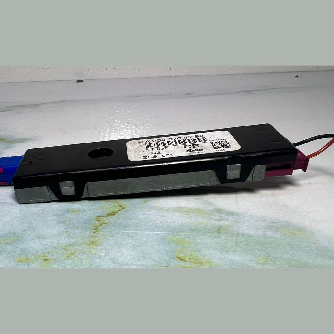 Mercedes Antenna Amplifier A2048704794 E-Class Coupe C207 W204 C-Class