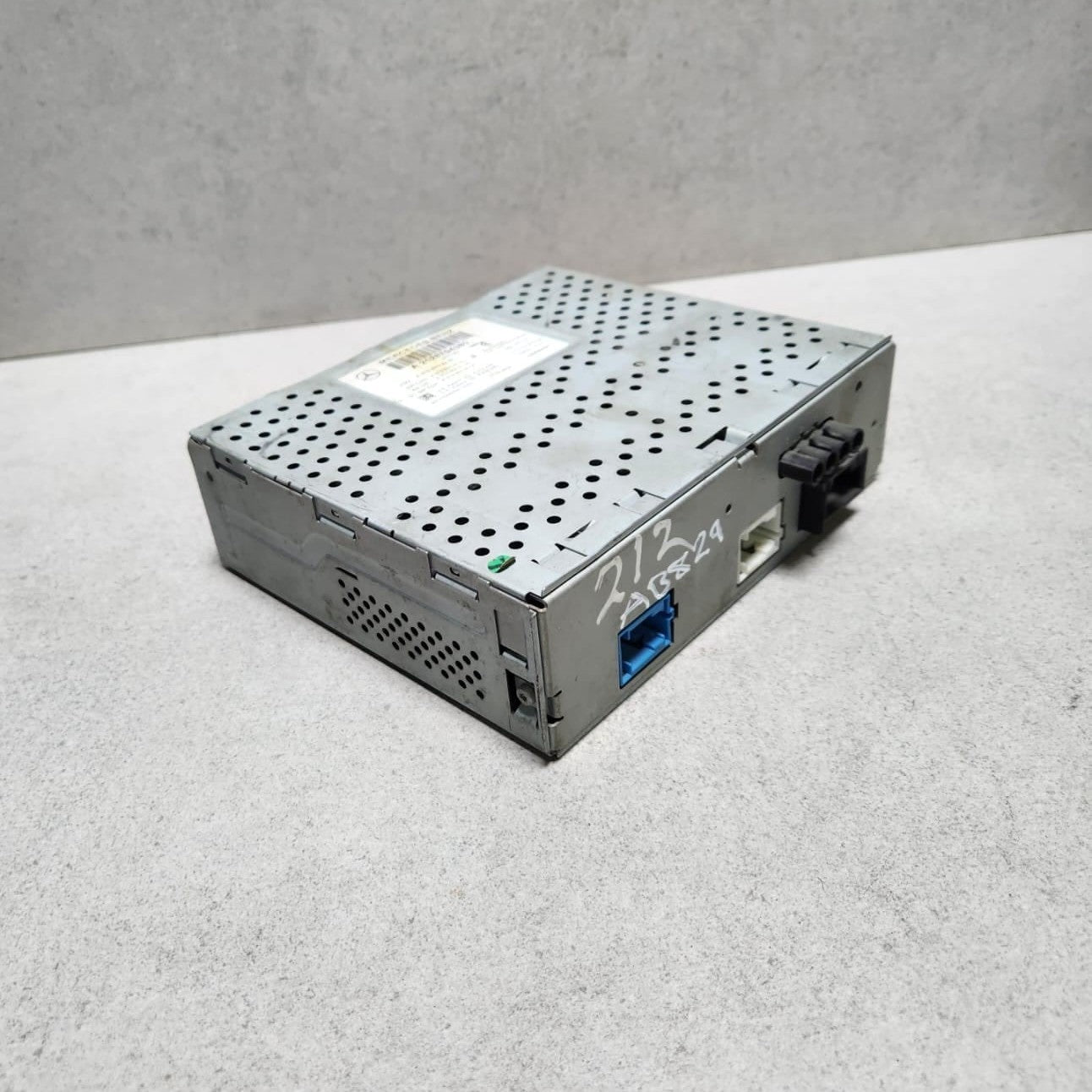 Benz Tv Tuner A2128704389 W212 E-Class and W204 C-Class