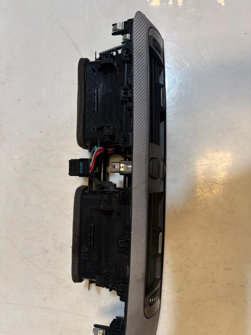 2015-2018 BMW 320i F30 3 Series Center Dashboard Air Vent 9347436 OEM