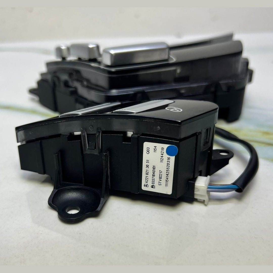 Mercedes-Benz Front Passenger Seat Control Switch Unit A221 8701879 W221 S-Class