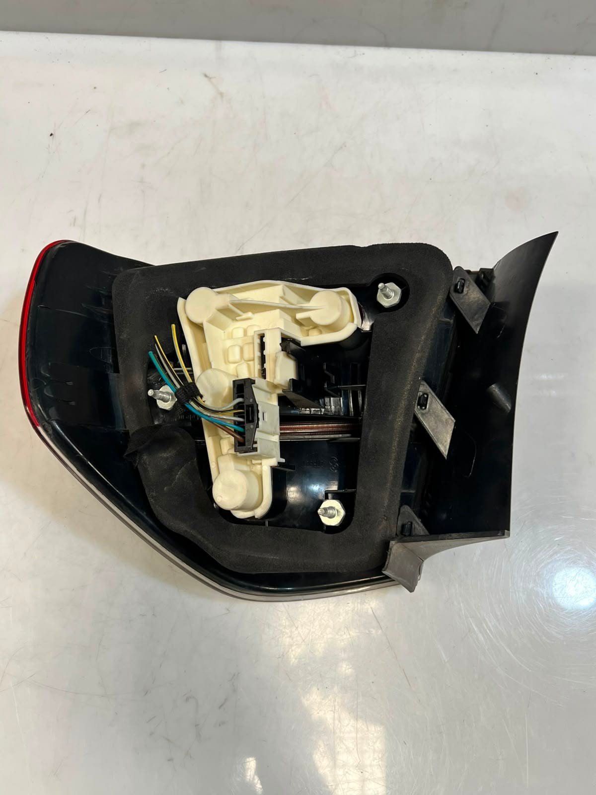 BMW  3 Series E90 TYC TAIL Light Rear Left RIGHT BACKLIGHT 0406879 0406880 OEM
