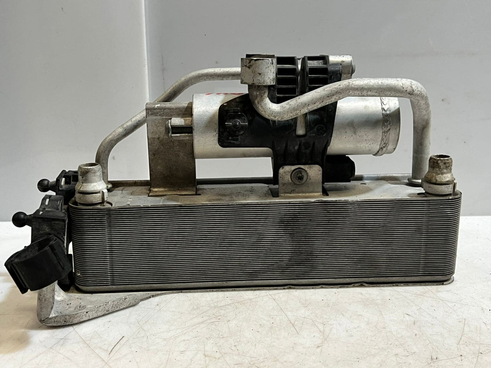 2018 BMW 320i F20 F21 F22 F23 F30 Air Conditioning Condenser With Drier 9471521