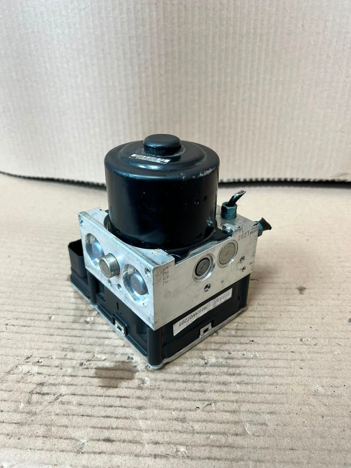 2017 BMW X3 F25 X4 F26 ABS DSC Pump Control Module 6881322 OEM