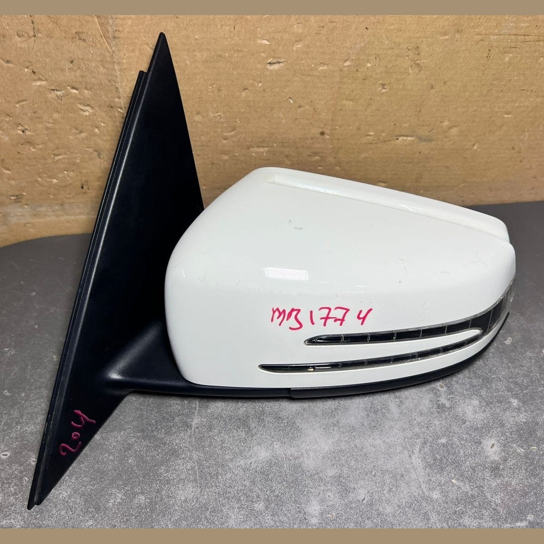 2010-1012 Mercedes-Benz W204 C-Class Left Side Mirror Foldable W/ Signal Light