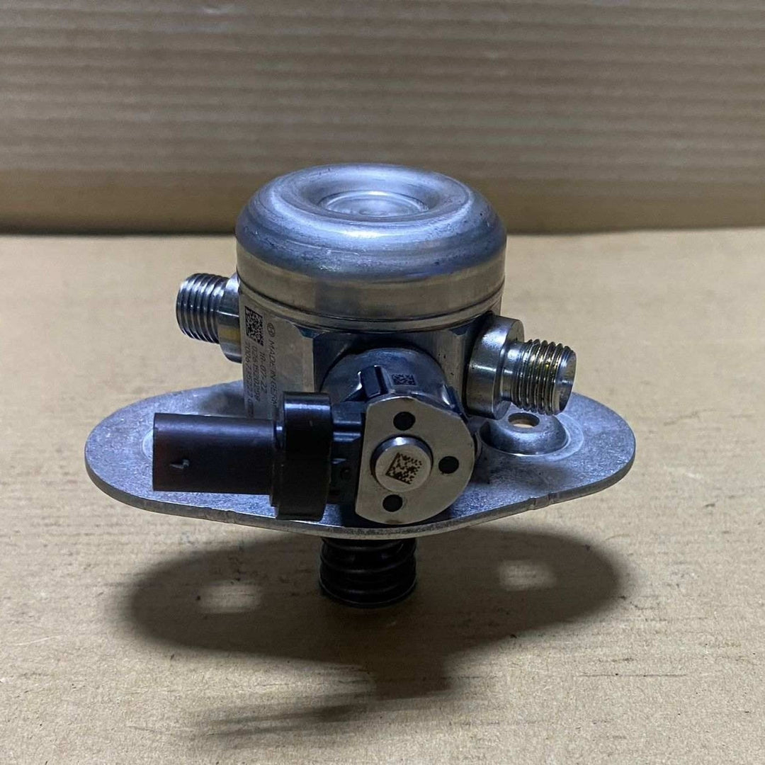 2017-2019 BMW 330i xDrive High Pressure Fuel Pump 7642466 B38, B46, B58 engines 