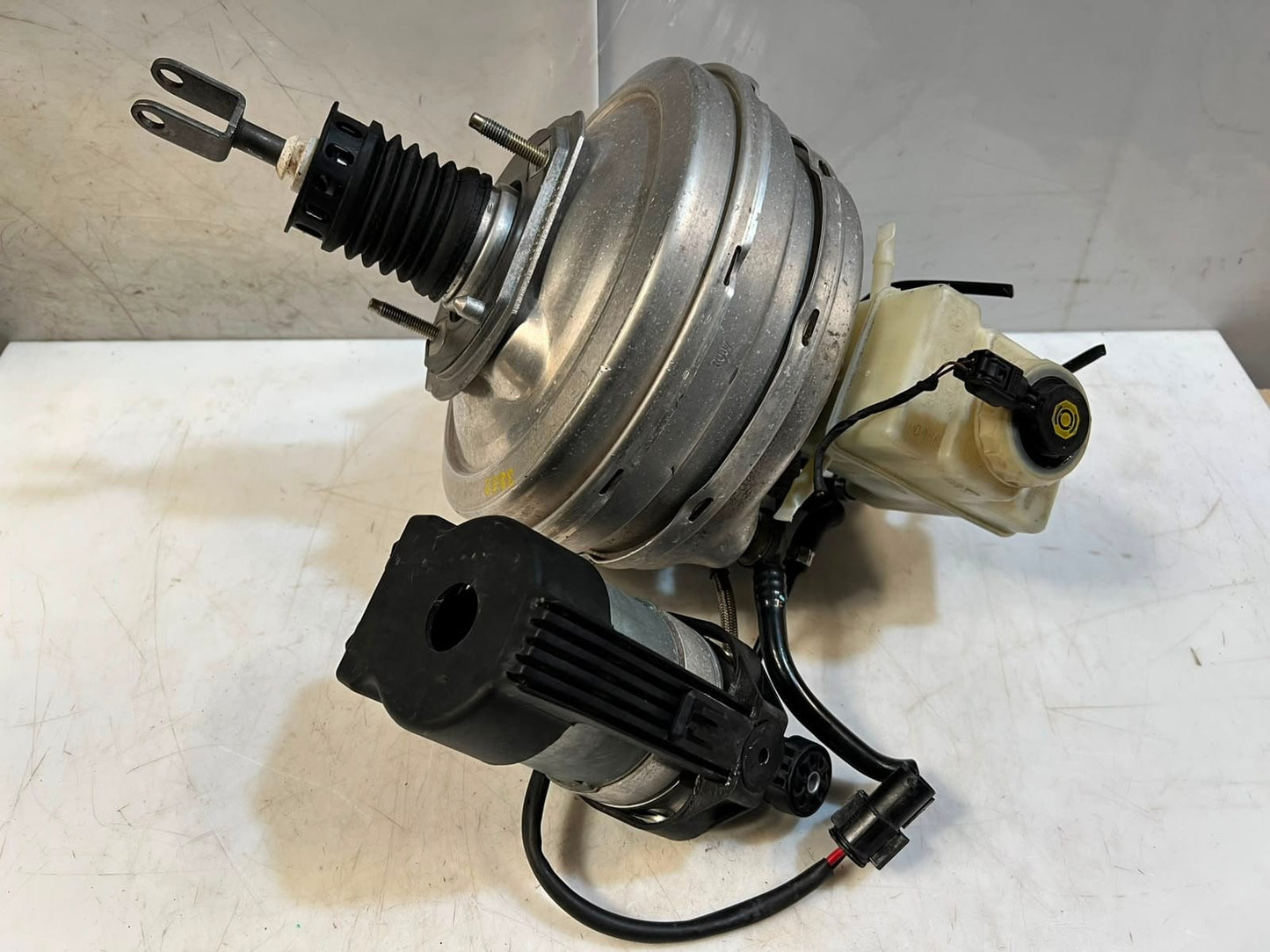 BMW X3 7 Series E65 E66 E67 E68 Brake Booster SERVO MOTOR 32483213 OEM