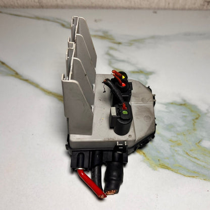 Mercedes-Benz W221 S-Class Fuse Box A 221 540 68 50 S600
