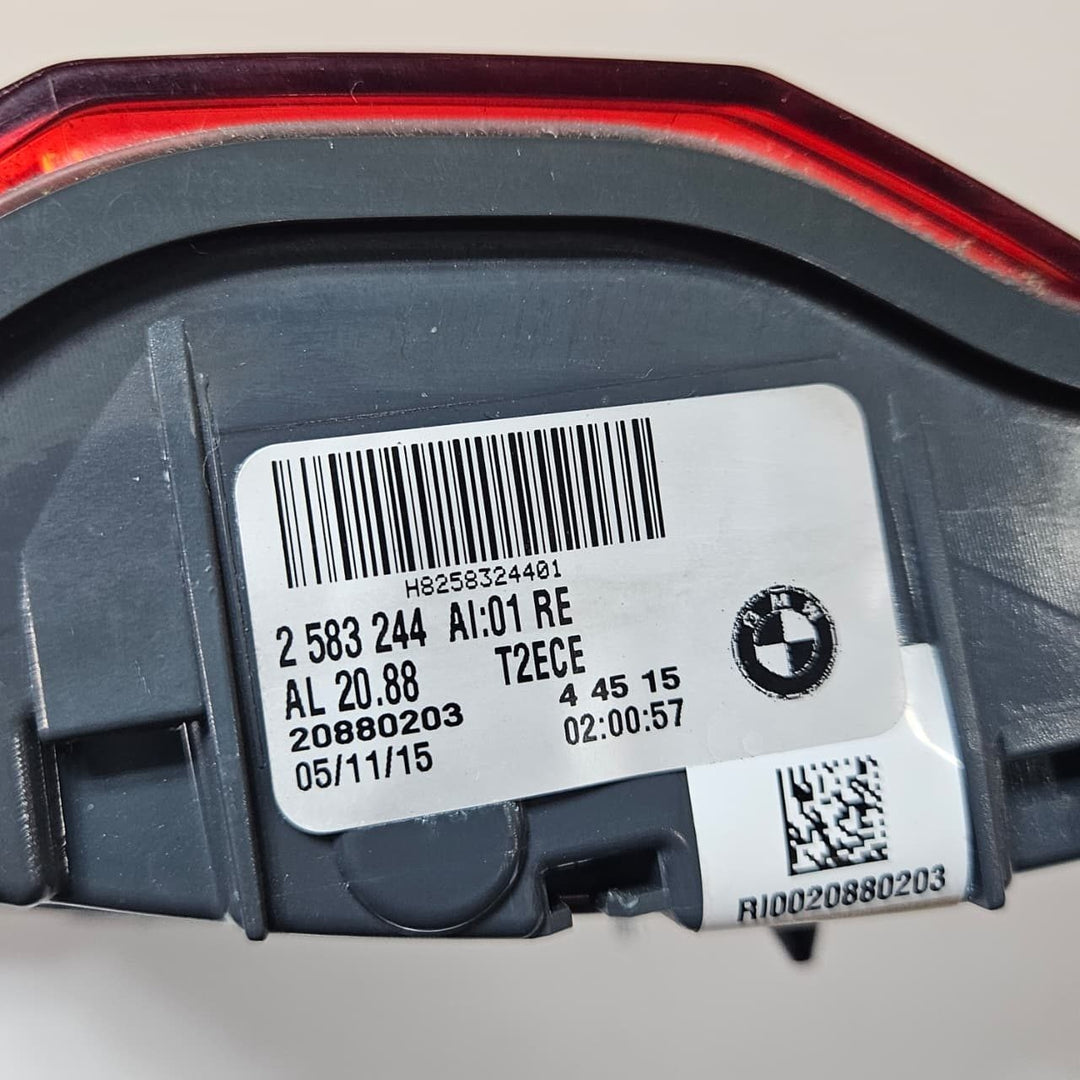 OEM BMW 7 Series G11 G12 Tailgate Light Right Side 2583244