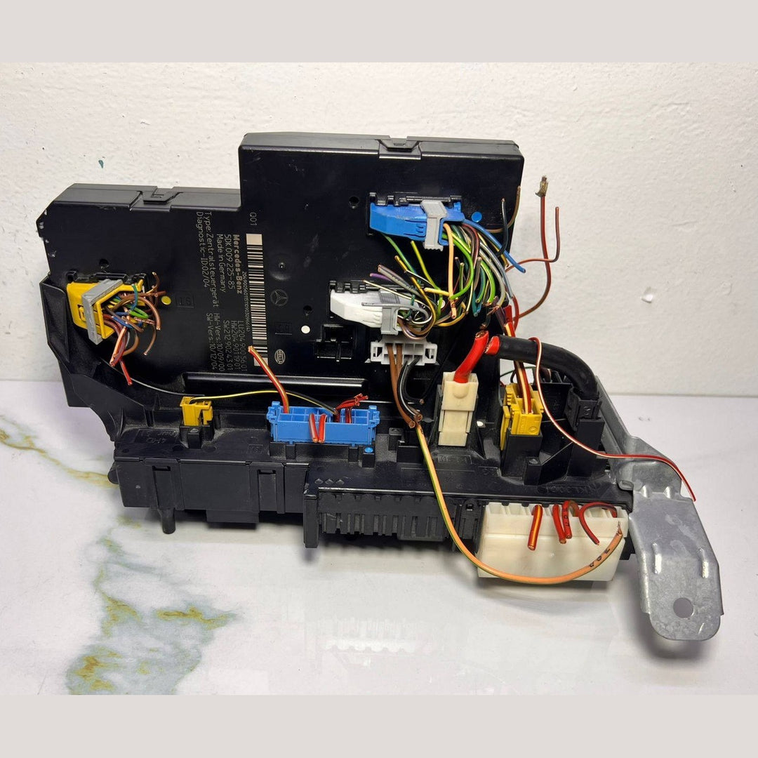 2012-2014 Mercedes-Benz C250 Rear Sam Relay Fuse Box Assy 204 9005601 W204 C-Cla