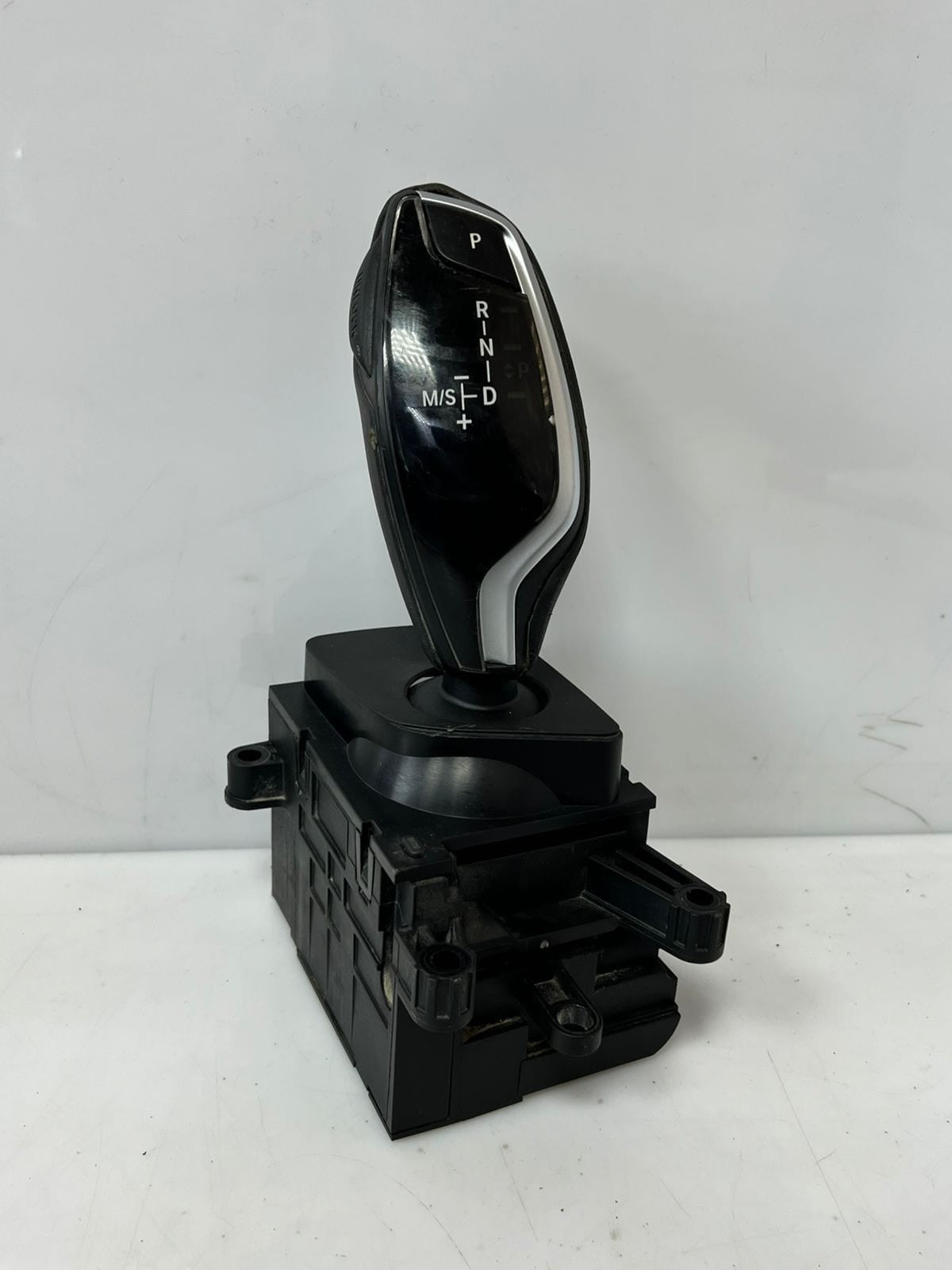 2020-2022 BMW 740i 7 Series G11 and G12 Gear Selector Switch 9458747 OEM