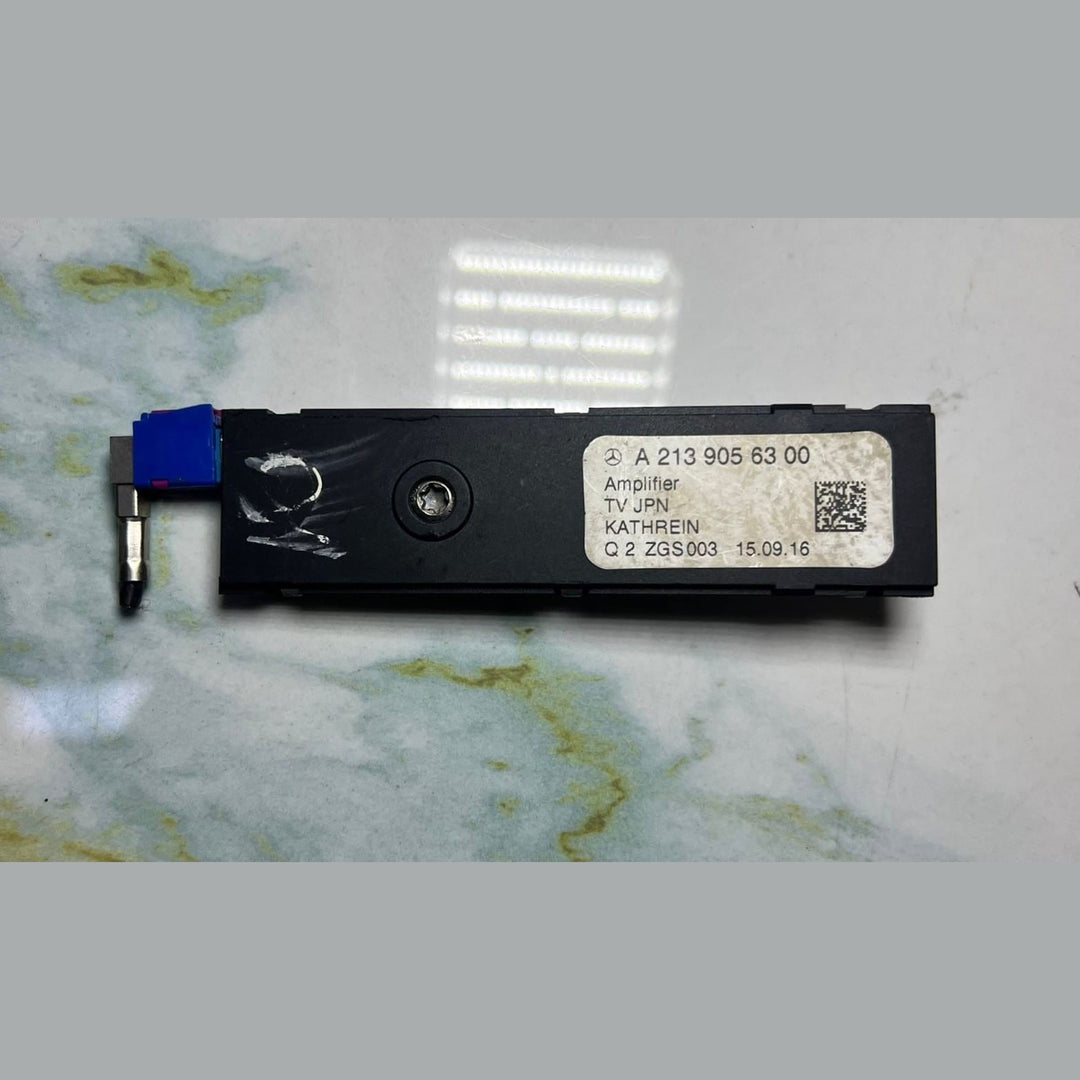 Mercedes A-Pillar Antenna Amplifier A2139056300 E-Class W213