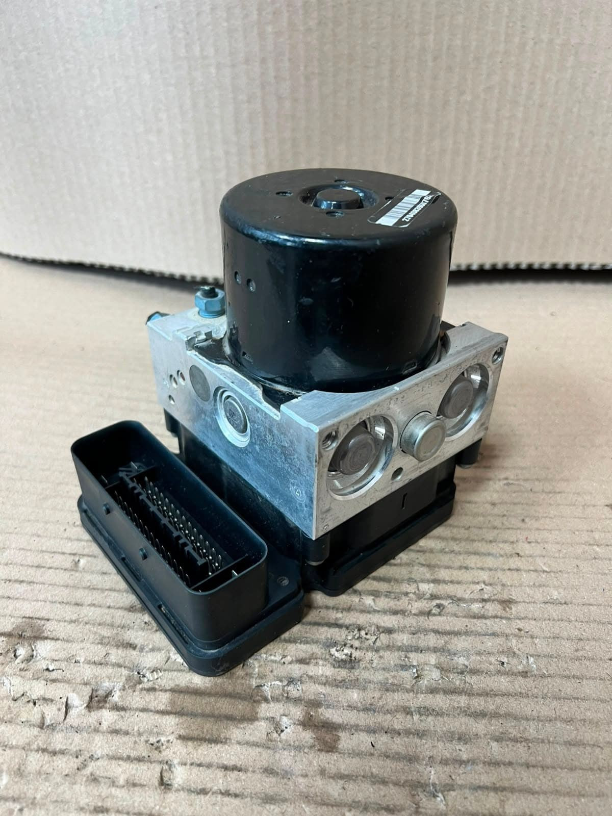 BMW 1 Series F20 F21 3 Series E90 E91 F30 ABS Pump Control Module 6857323 