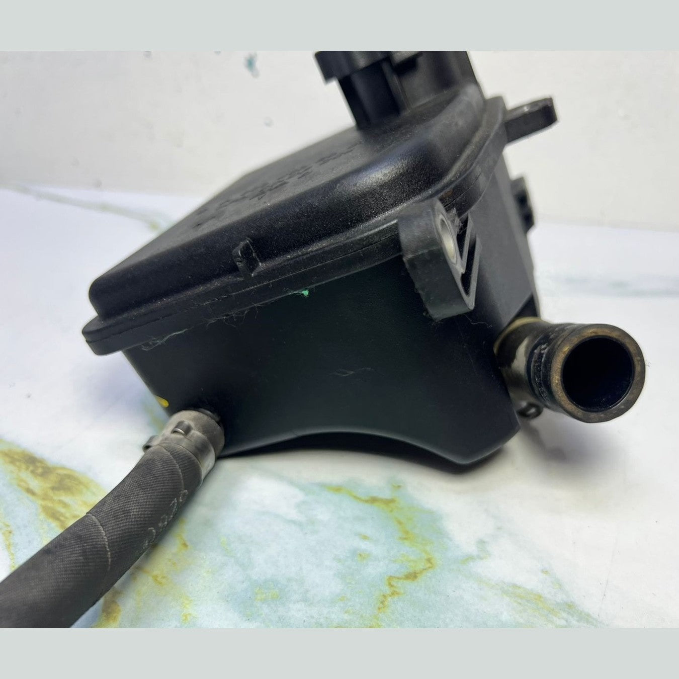 12-14 Mercedes C180 Power Steering Reservoir A0004602983 W204 C200 C250, W212