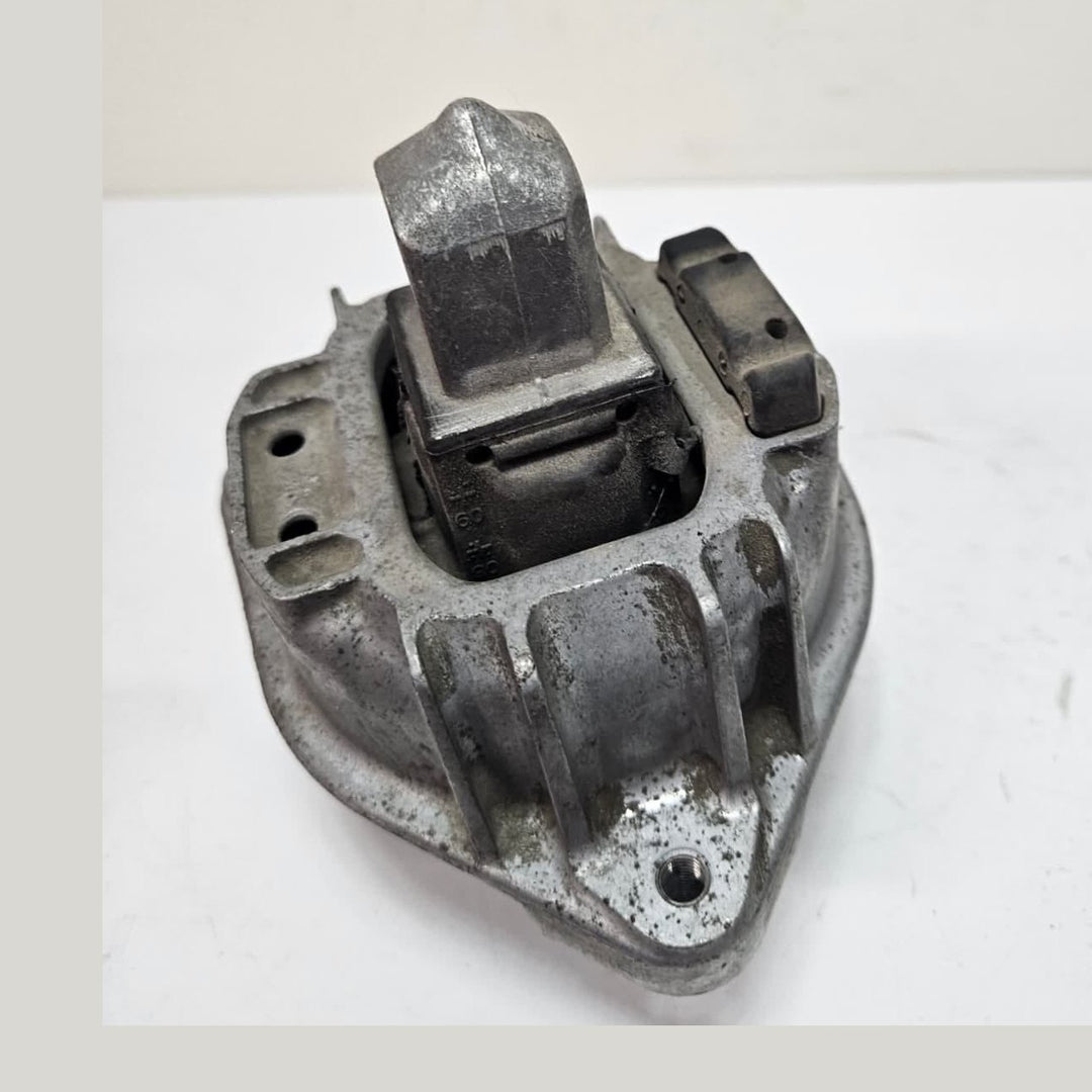 2008-2015 BMW 5 7 Series F07 F10 F01 F02 F03 F04 Engine Mount 6775906