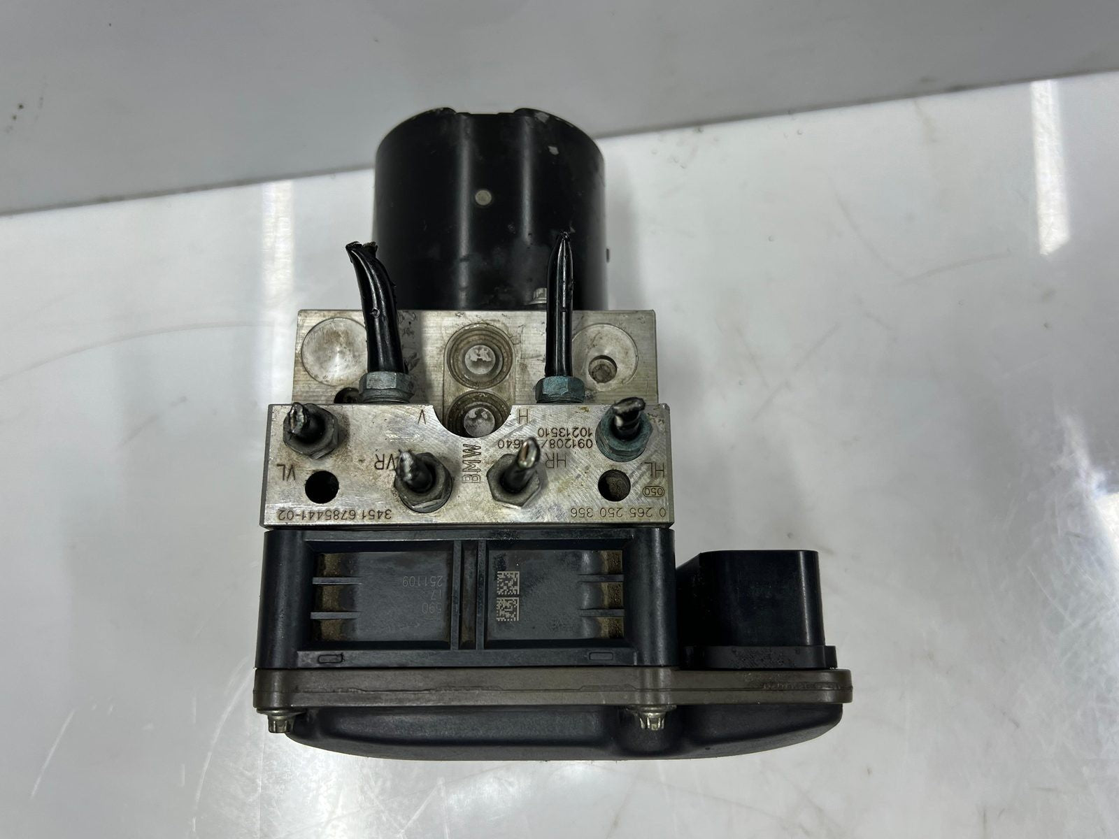 2009 BMW 7 Series F01 F02 F03 F04  740d 3.0L diesel Abs Pump 6795073