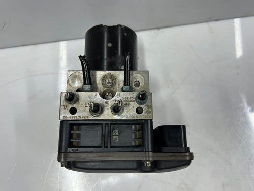 2009 BMW 7 Series F01 F02 F03 F04  740d 3.0L diesel Abs Pump 6795073