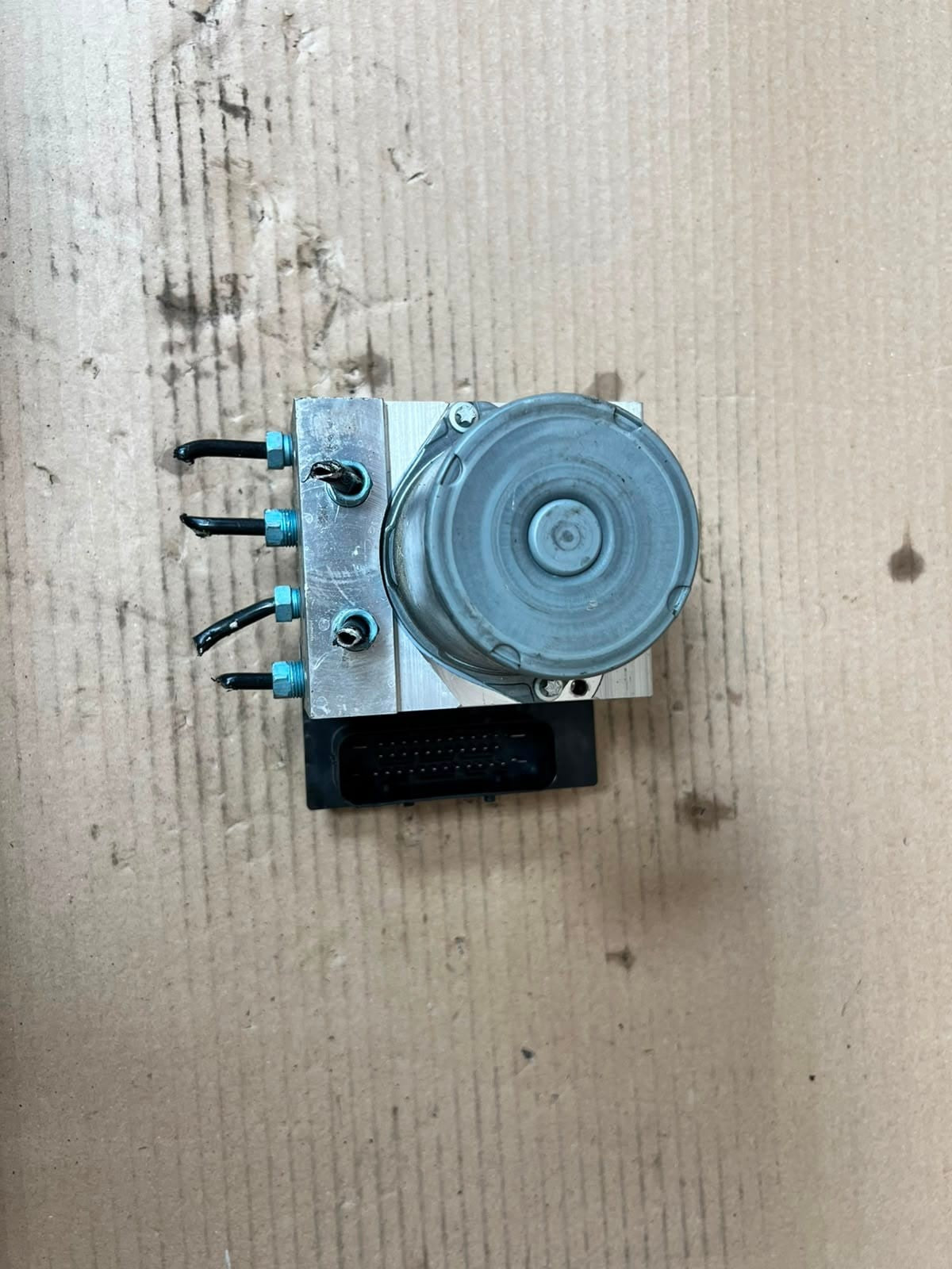 2010-2015 BMW X1 E84 ABS HYDRAULIC Pump/Modulator 6792350 OEM