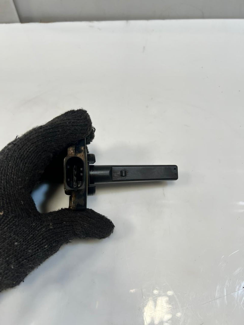 1999-2000 BMW 328i 3 Series E46 Engine sump pan Oil Level Sensor 1433596 OEM