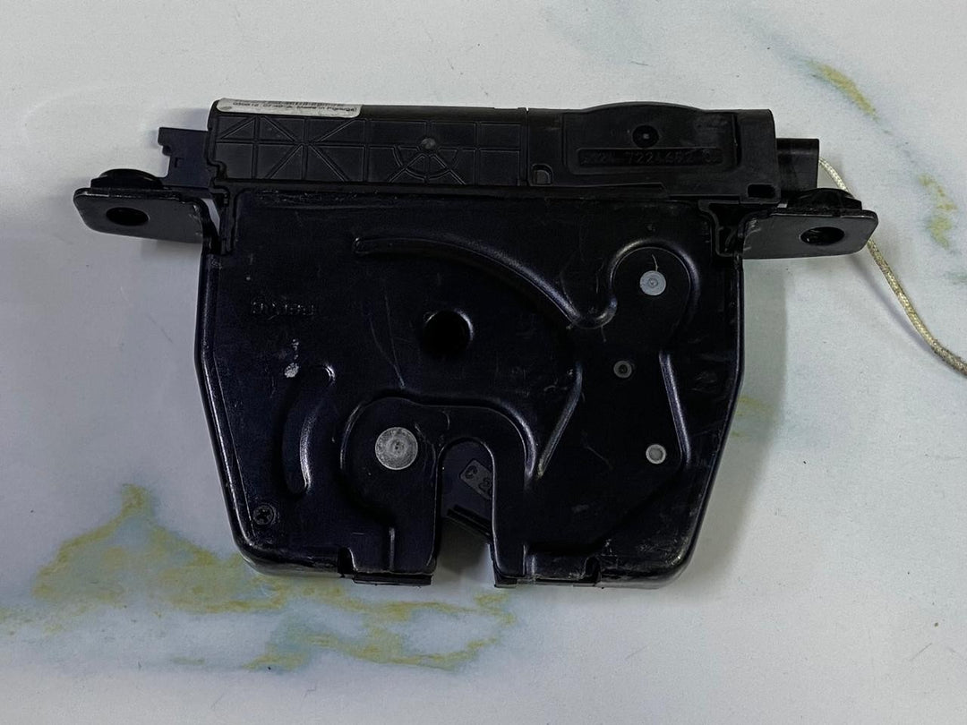 OEM BMW 3 F30 F31 F80 Tailgate lock rear trunk tailgate lock 7191212