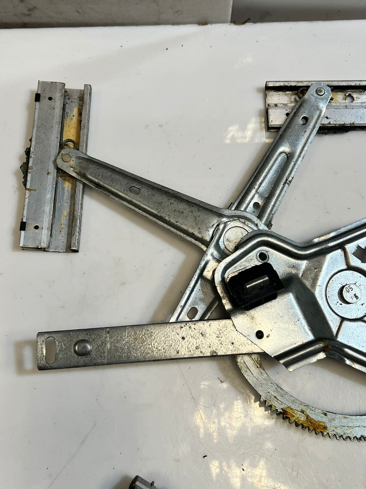 BMW 5 Series E34 Window Regulator Rear Left LIFTER Electric MOTOR 1944071 OEM