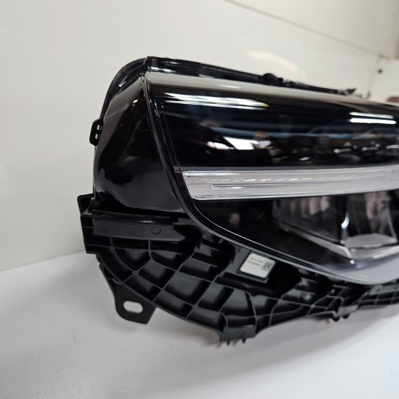 Volvo XC40 C40 LHD Front Headlight Left LED ECE 32404659