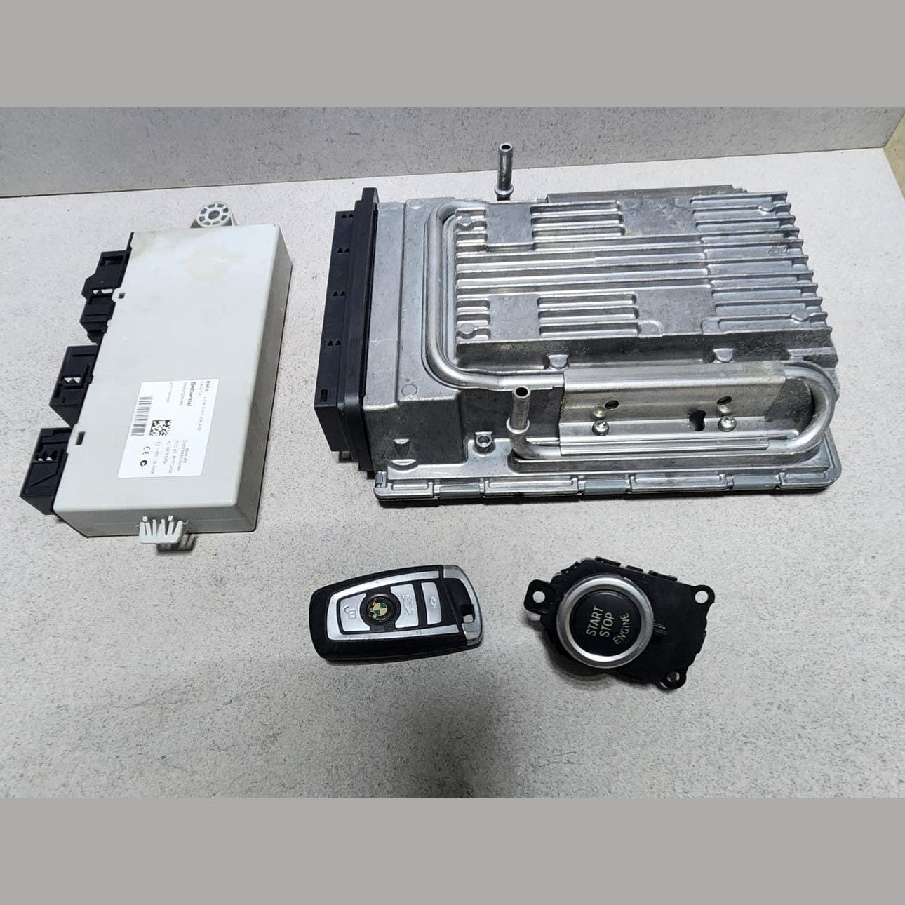 2011-2013 BMW 750i Engine Control Module 7624032 MSD85.0 ECU SET F02 V8 N63