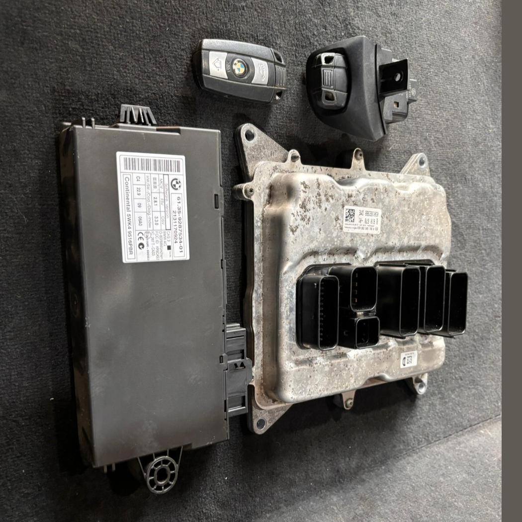 BMW X1 20iX 2011-15 E84 N20 ENGINE CONTROL UNIT COMPLETE SET  DME - 8610678