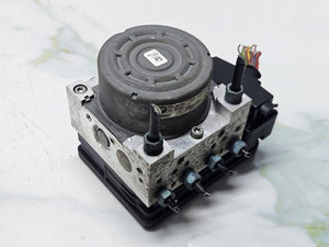 2014-2015 BMW 320i Anti Lock Brake Pump Module 6869726