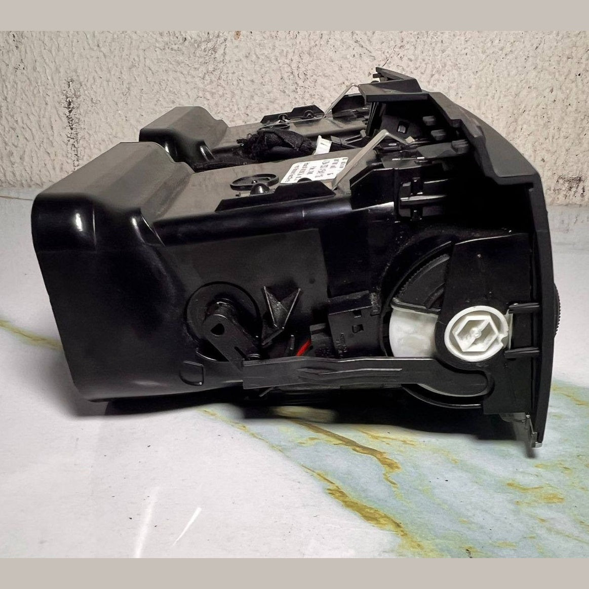Mercedes-Benz W204 C-Class Air Vent A 204 830 41 54