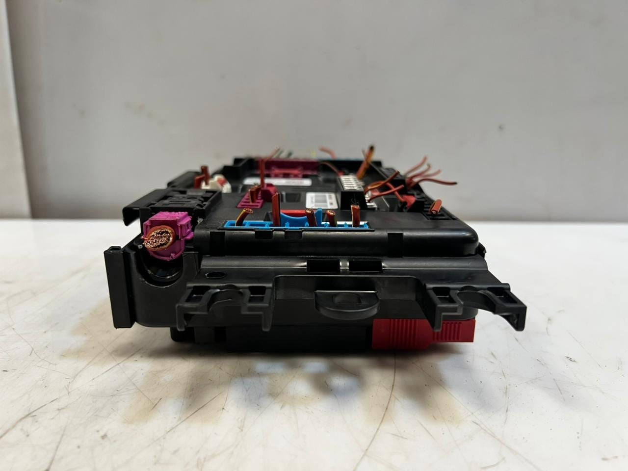 2015-2019 BMW X5 F15 F20 F21 F22 F30 FUSE Rear Power Distribution Box 9360372