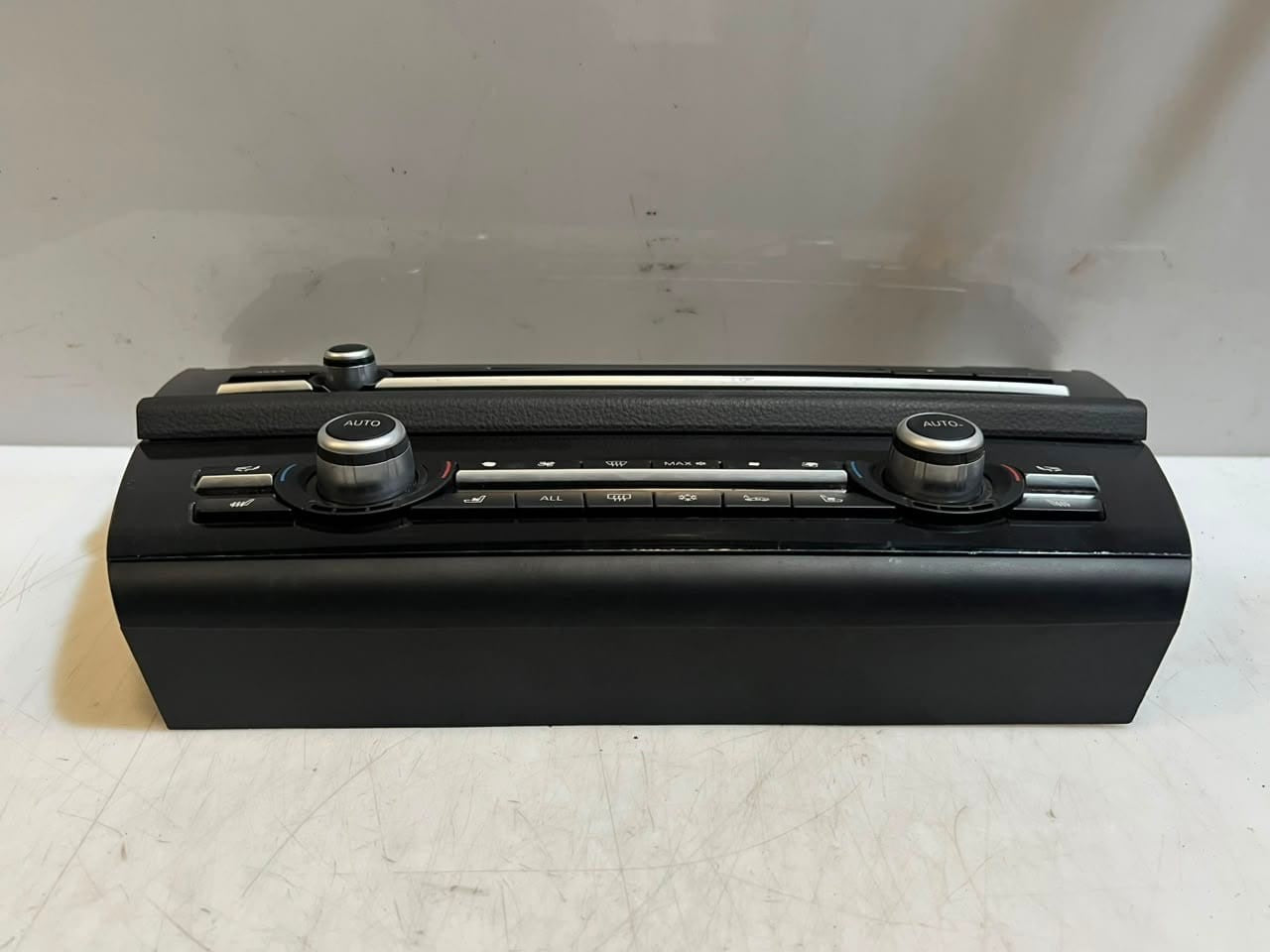 2011-2012 BMW 5 Series F10 F11 535i A/C Climate Control Unit 9263745 OEM