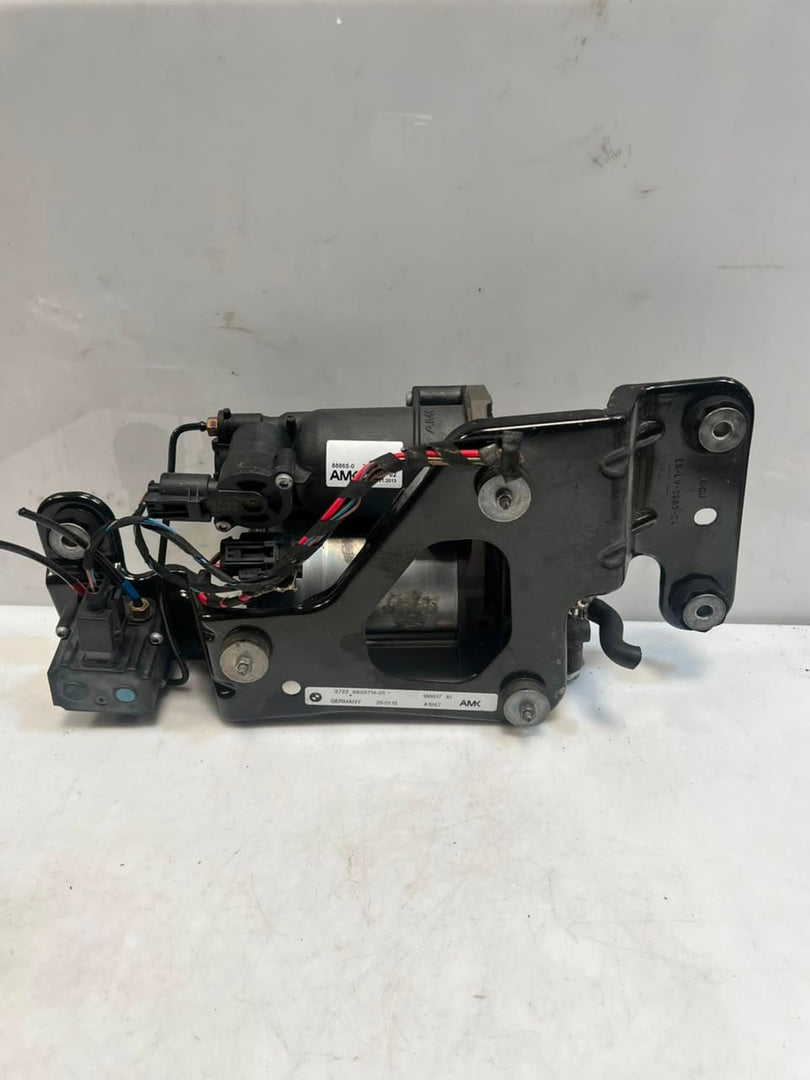 2007-2013 BMW X5 E70 and X6 E71 Air Suspension Compressor Pump 6859714 OEM