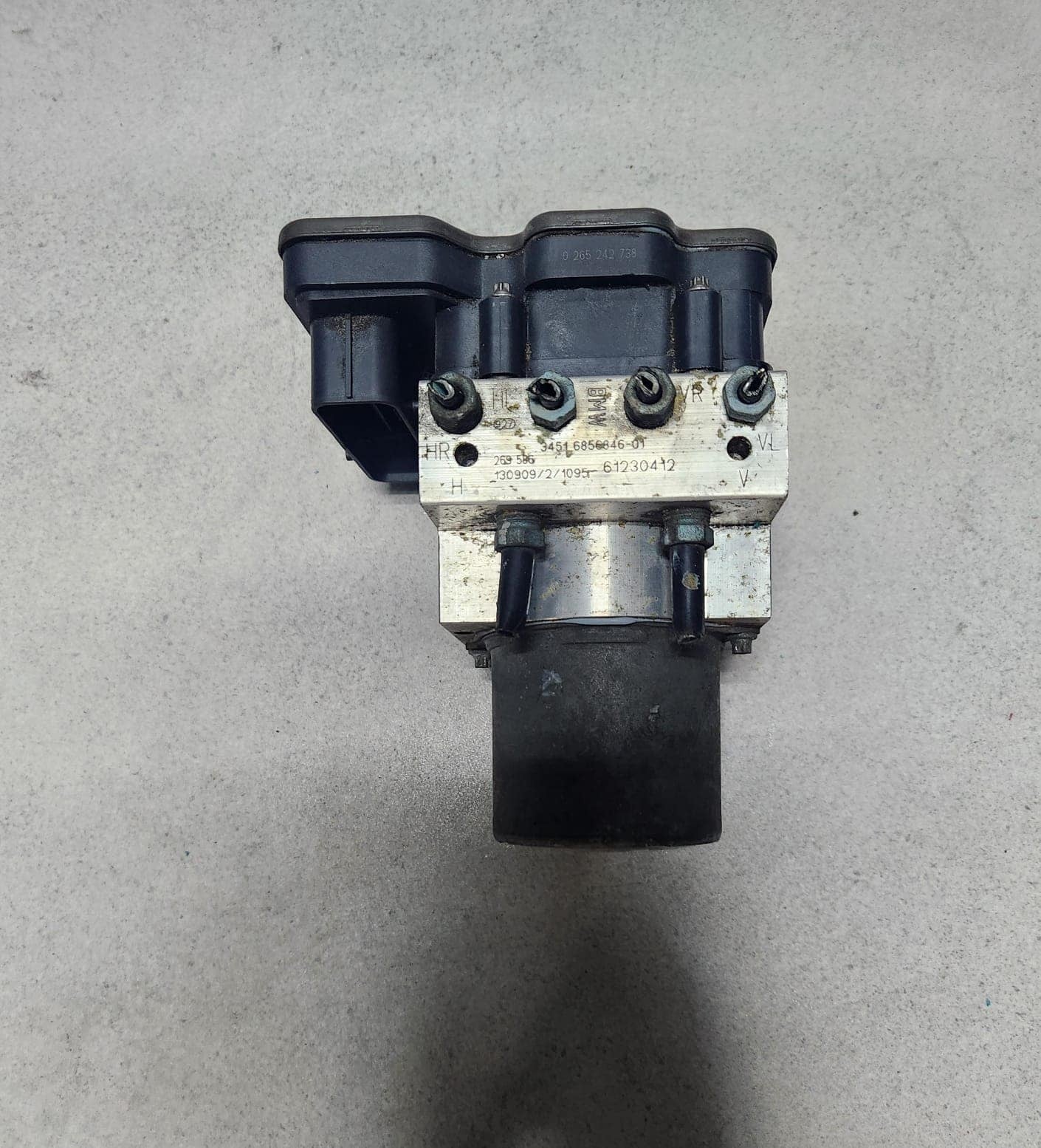 2013-2018 BMW X5 Abs Pump Module Assembly 6866247 F15 F16 F85 F86 X5 OEM