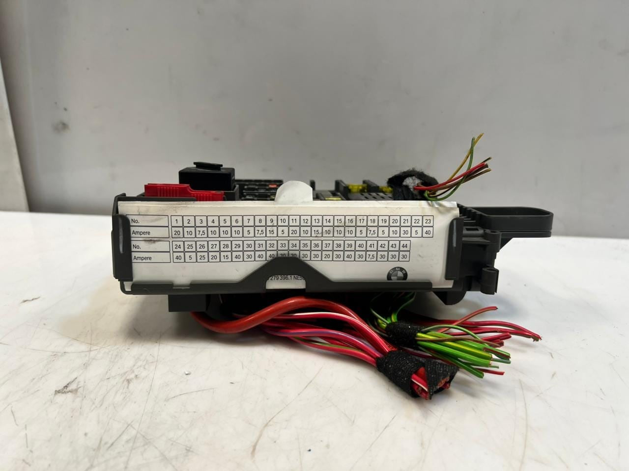 2007-2014 BMW X5 E70 and X6 E71 Rear Power Distribution Fuse Box 6931687 OEM