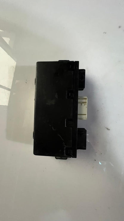 2001-2003 BMW 525i Door Control Module 6904245- E39 5-Series including 525i, 530