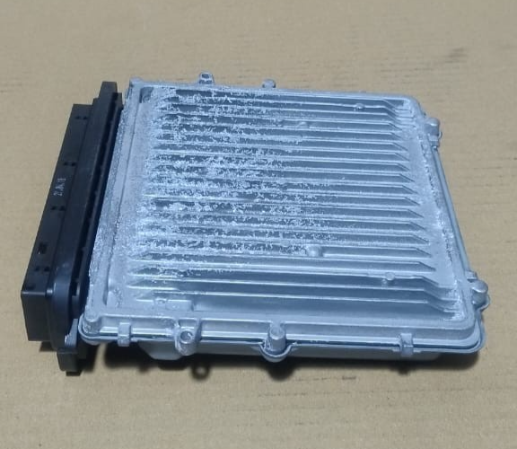 GENUINE BMW 5 Series F11 F10 N47N CONTROL UNIT ECU DDE 8510137