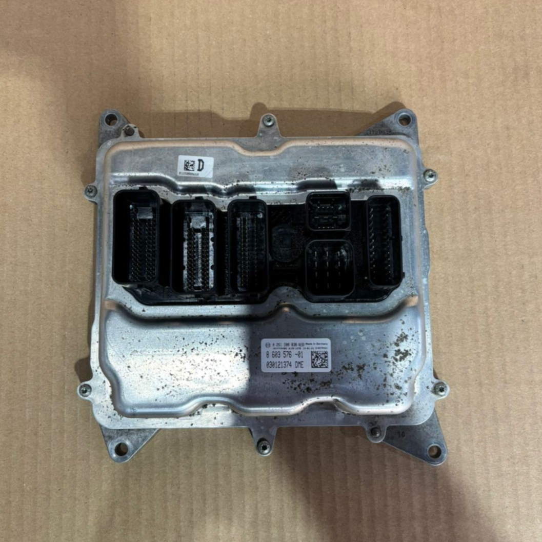 BMW X1 20i N20 E84 ENGINE CONTROL ECU SET 8603576