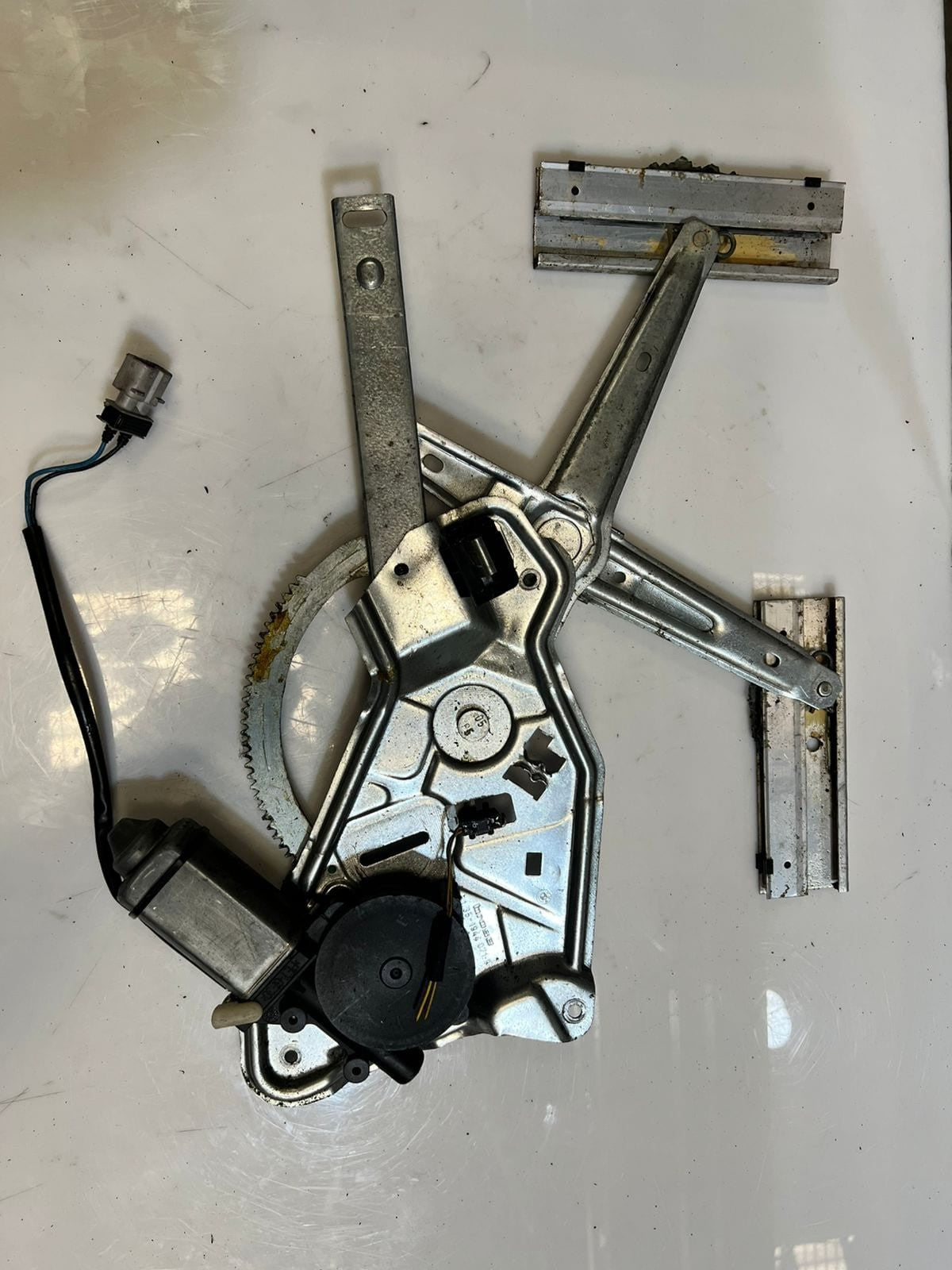BMW 5 Series E34 Window Regulator Rear Left LIFTER Electric MOTOR 1944071 OEM