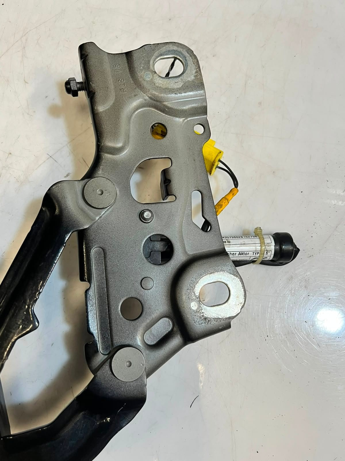 2016-2020 BMW 740i 7 Series G11 G12 750I ENGINE BONNET Hood Hinge 7347408 OEM