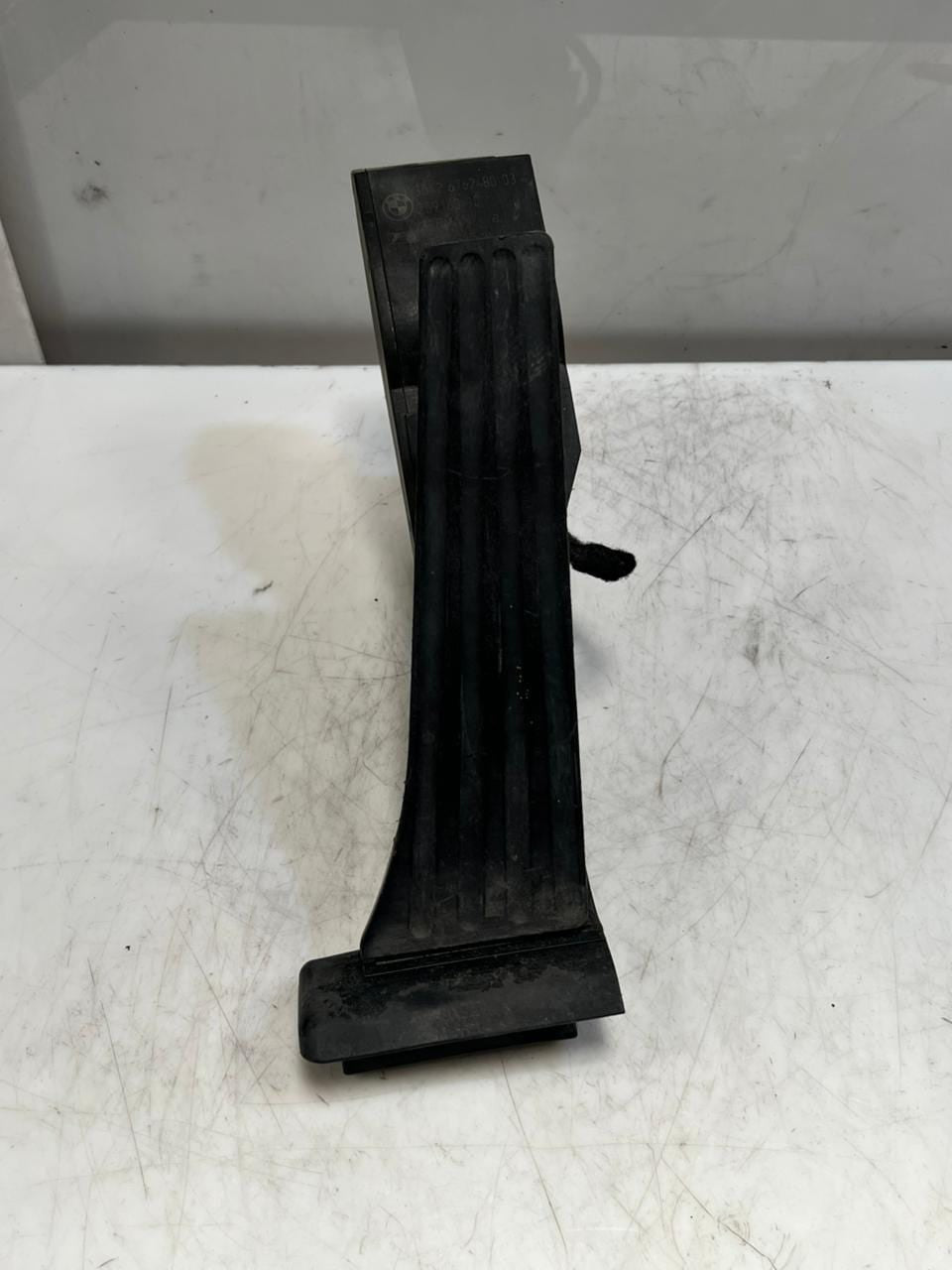 2000-2006 BMW E39, E46, and E53 X5 Accelerator Pedal 6762480 OEM