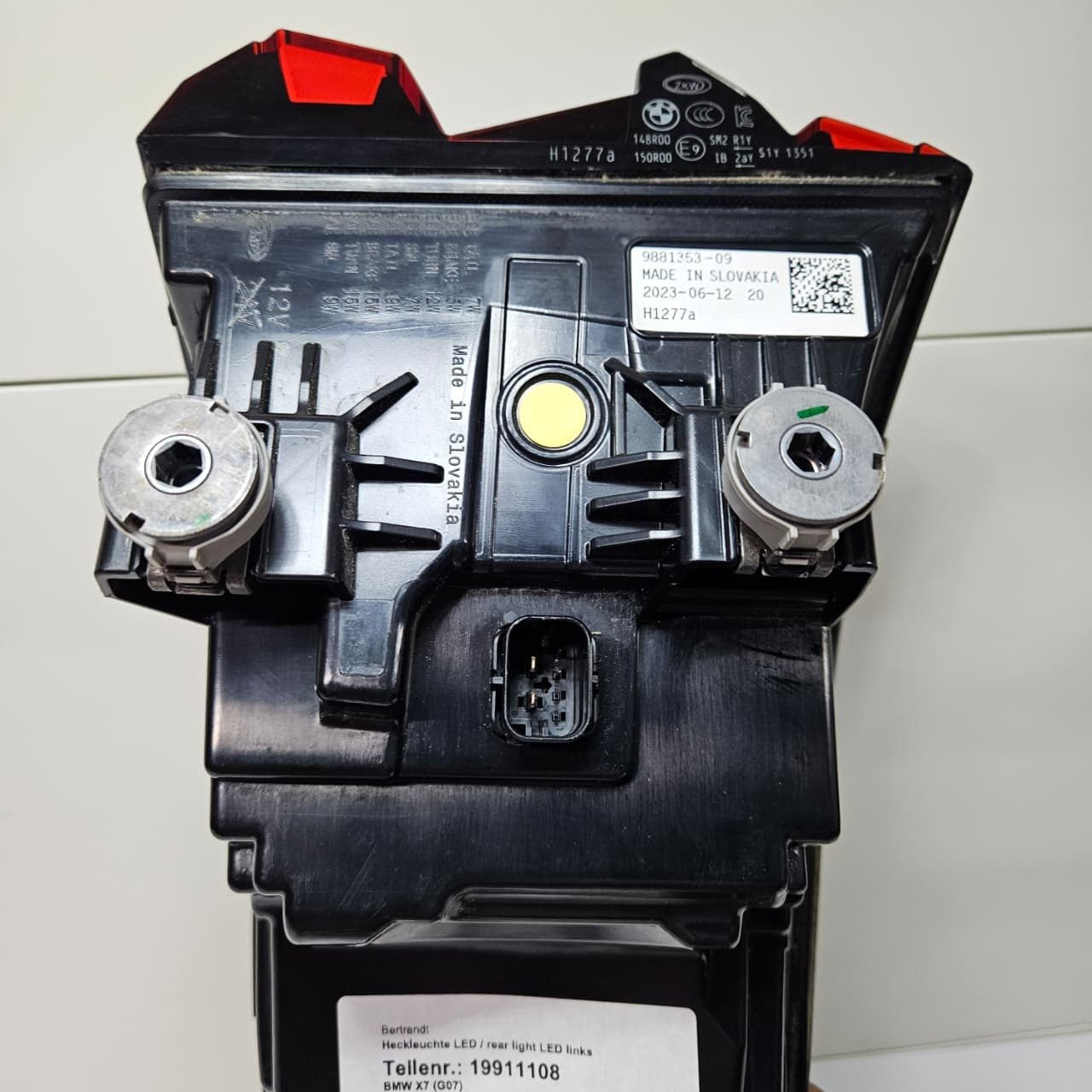 2021-2023 BMW X7 G07 Rear Left side Taillight 9881353 OEM