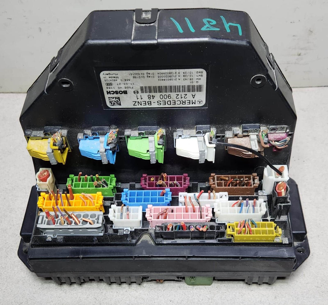 Mercedes-Benz Front Sam Fuse Box Control Module A2129004811 W204 C-Class  W207