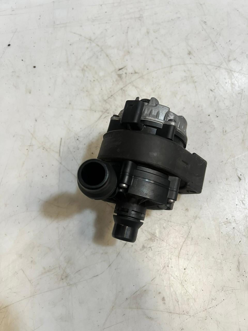 2016-2018 BMW 330e 3' F30 2.0 Hybrid Petrol Auxiliary Water Pump 8638239 OEM