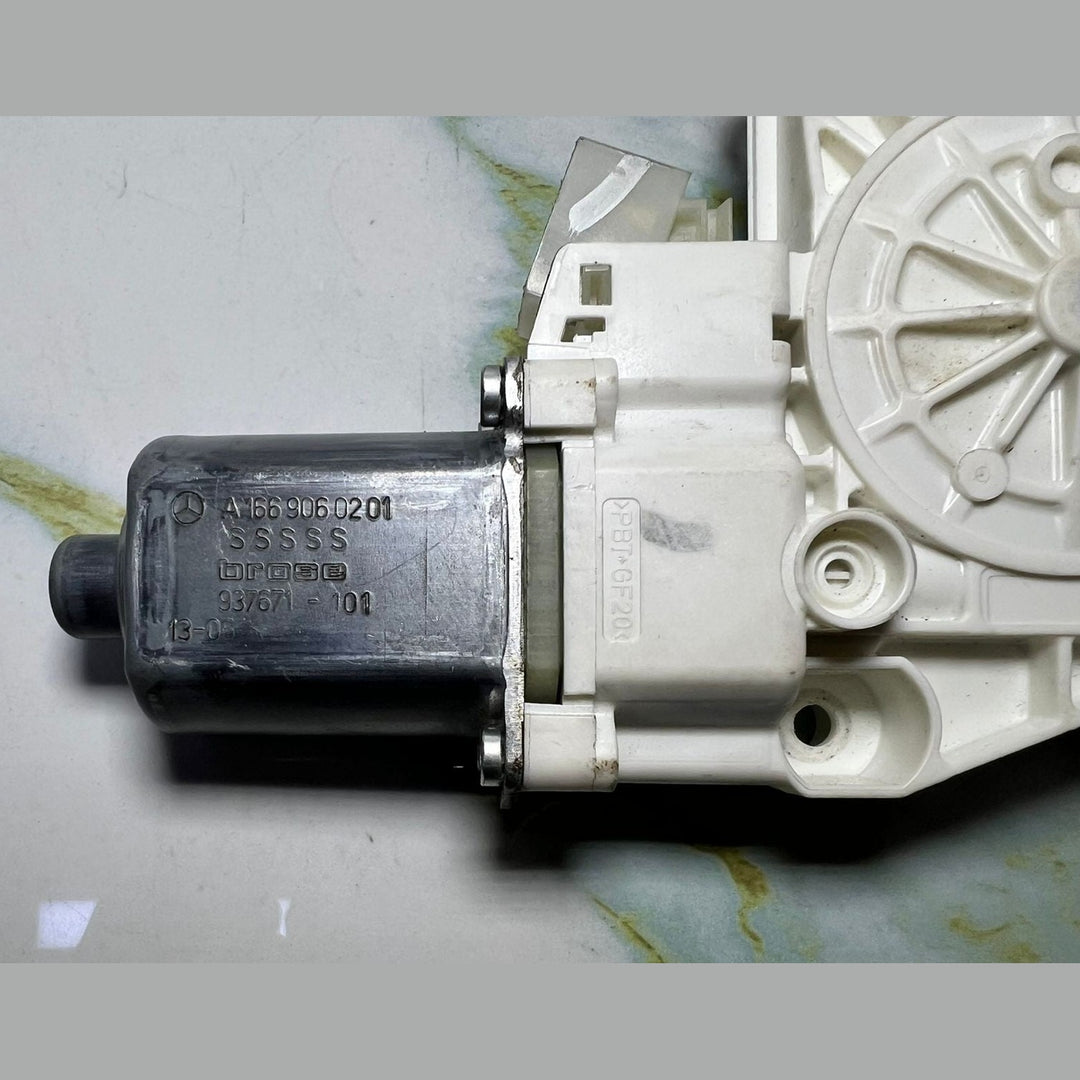 13-16 Mercedes-Benz W166 ML GL Window Motor Front Right Side A166 9060201 OEM
