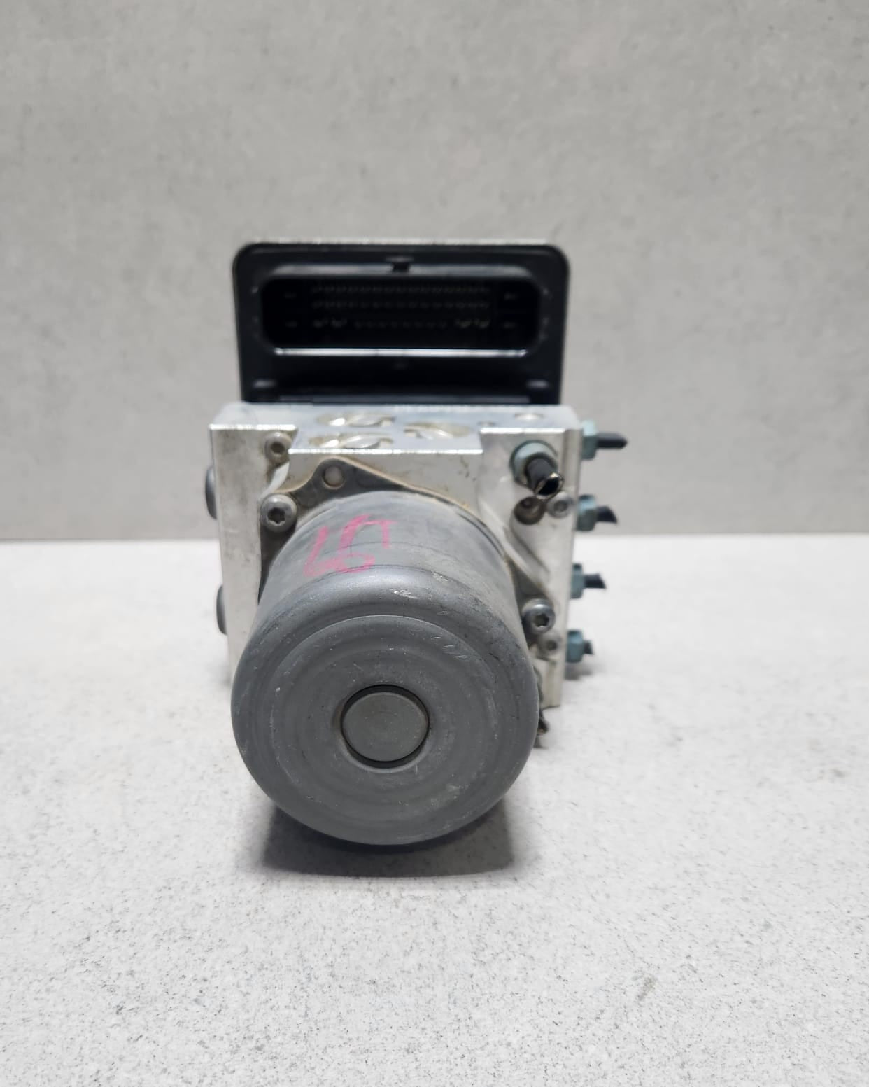 2017-2020 BMW 540i Abs Pump Control Module Unit 6893768 530i  M550i and X3 G01