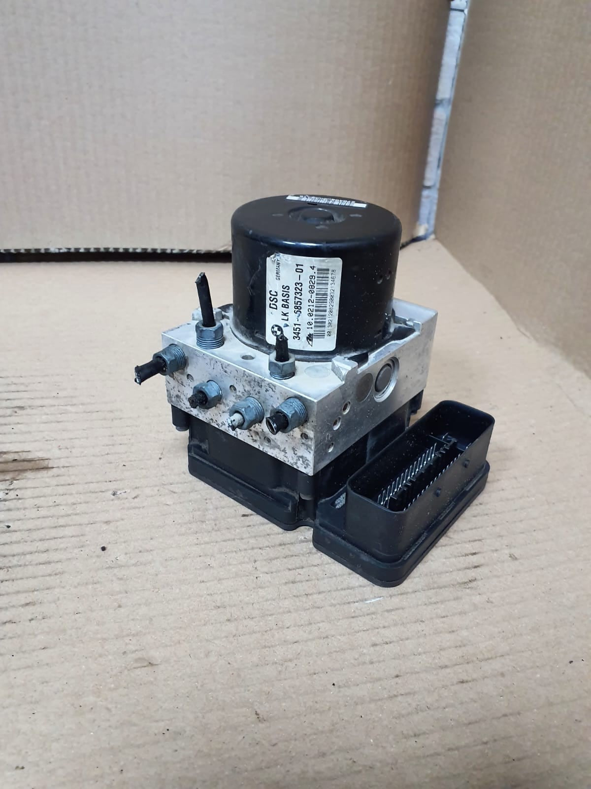BMW 1 Series F20 F21 3 Series F30 F31 F32 320i ABS Pump and Control Unit 6857323